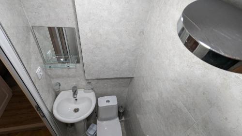 Maximilian Apartment