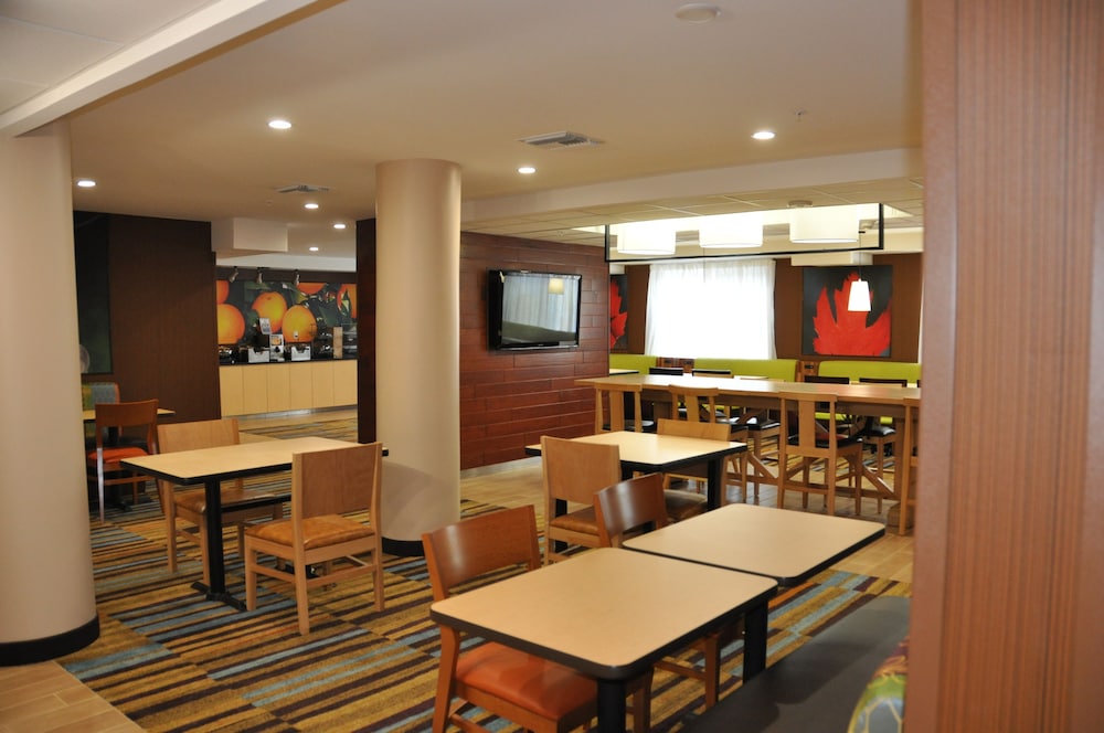 Fairfield Inn & Suites by Marriott Ft. Myers Cape Coral - photo 19