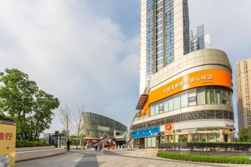 Locals Apartment Inn 38 — 4-Star Luxury Hotel in Jiang'an Qu, People's Republic of China
