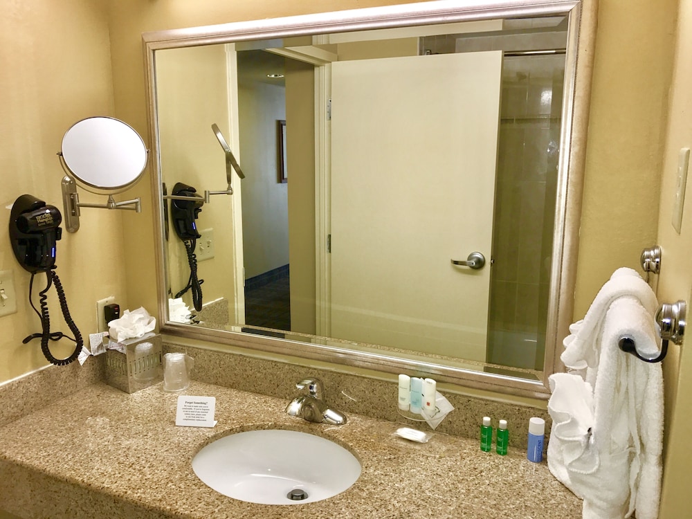 Hamden Hotel & Suites - photo 18