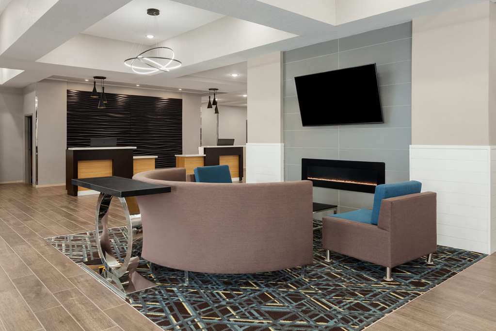 La Quinta Inn & Suites Coralville Iowa City - photo 3