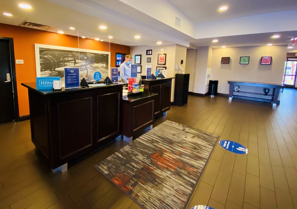 Hampton Inn & Suites Las Vegas South - photo 4