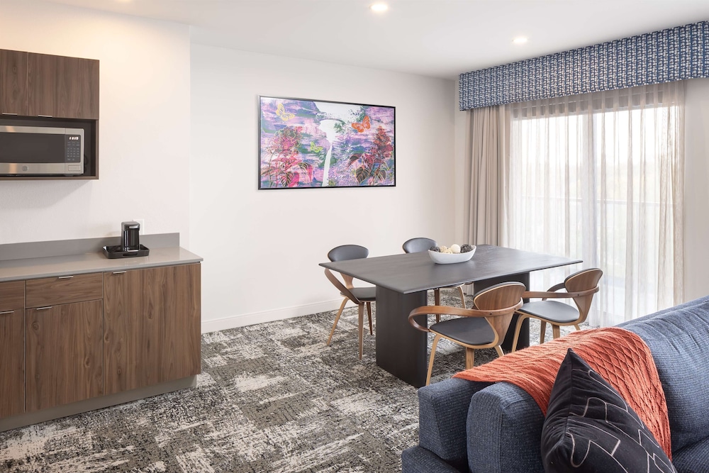 Hampton Inn & Suites by Hilton Rochester Downtown - photo 25