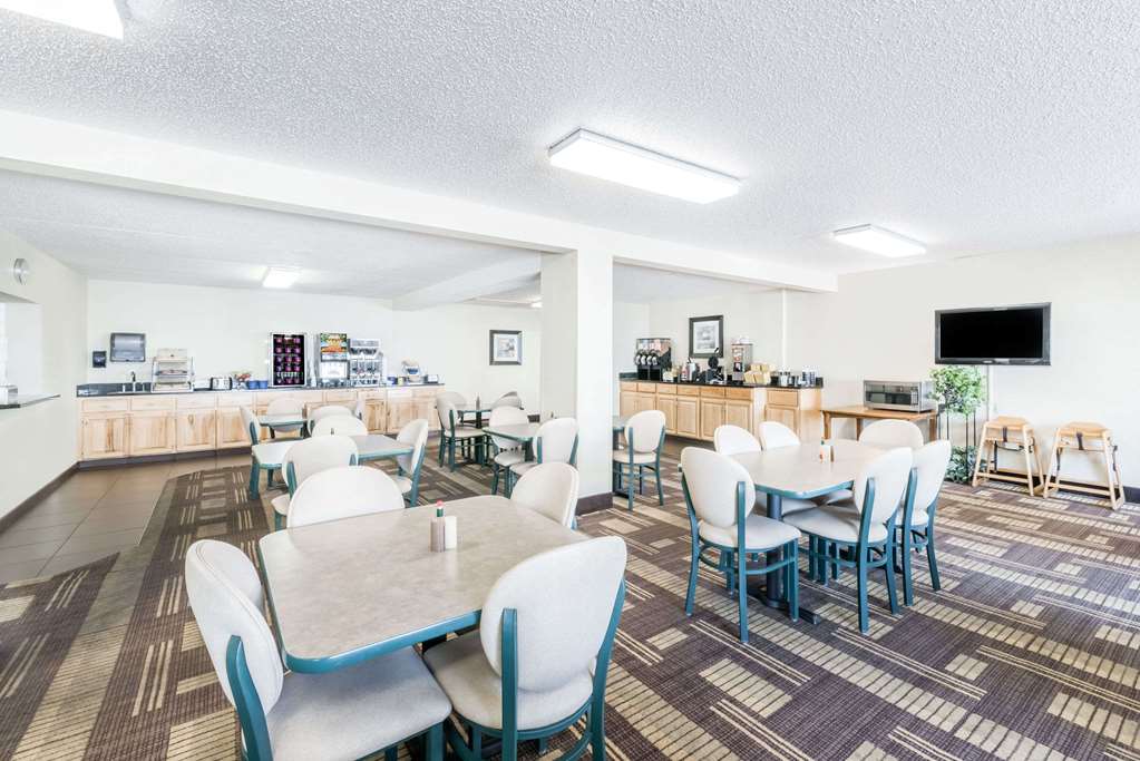 Days Inn by Wyndham Bismarck - photo 15