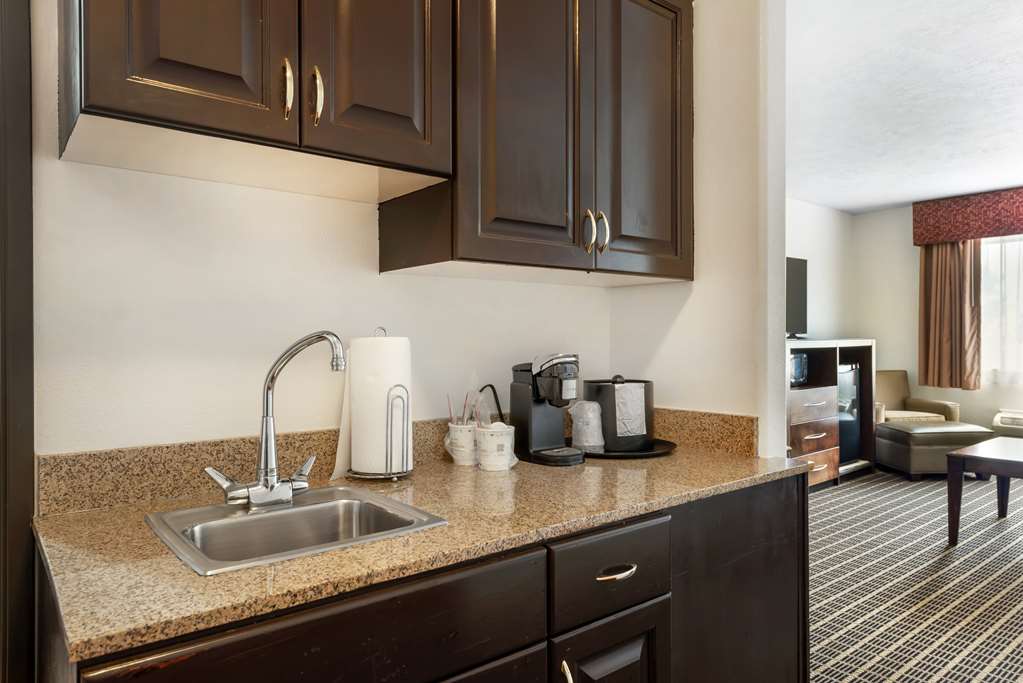 Best Western Plus Eagleridge Inn & Suites - photo 21