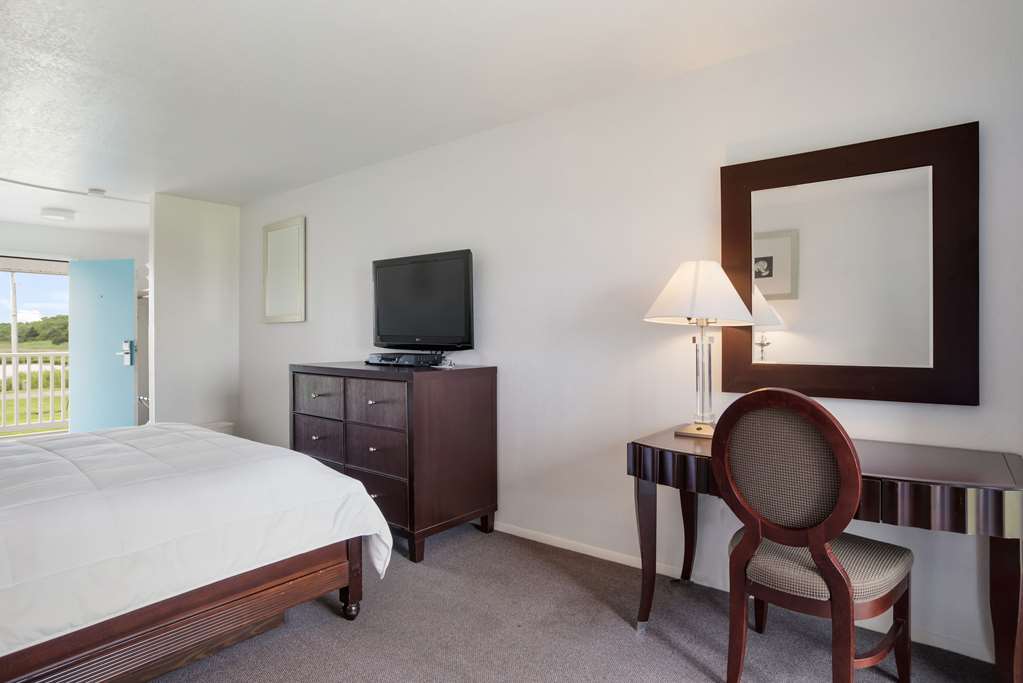 Rodeway Inn at Somers Cove Marina - photo 24