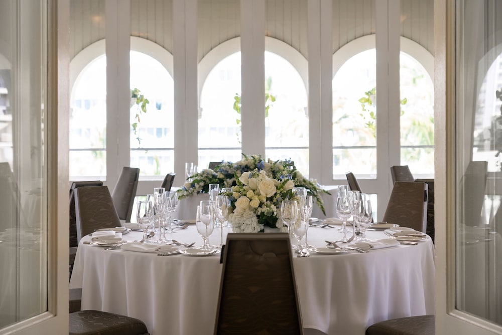 Moana Surfrider A Westin Resort & Spa Waikiki Beach - photo 165