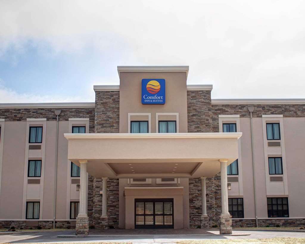 Comfort Inn & Suites Caldwell - carbon neutral hotel in Caldwell