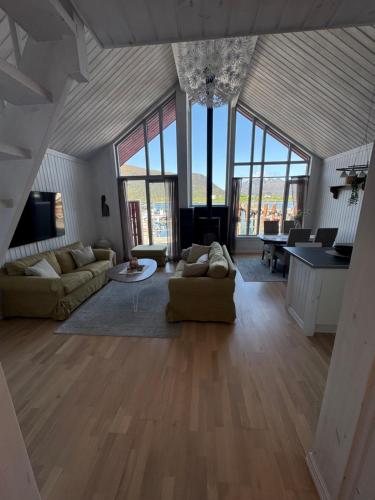 Lilleeideholmen Sjohusutleie — Gravdal — photo 2