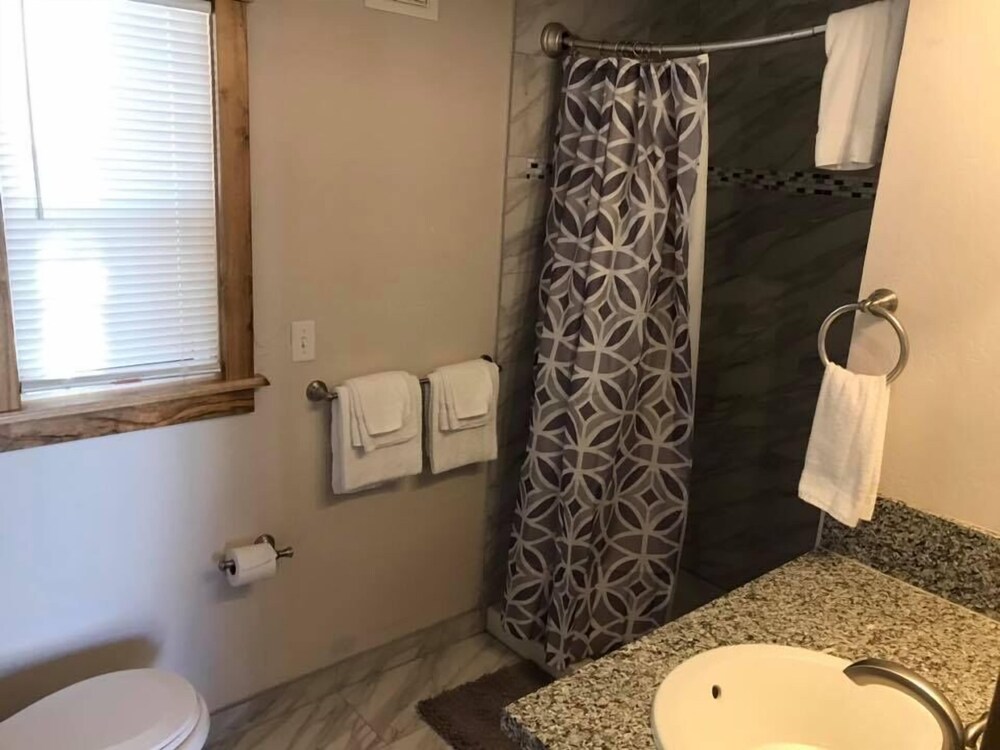 The Manor Motel - photo 19