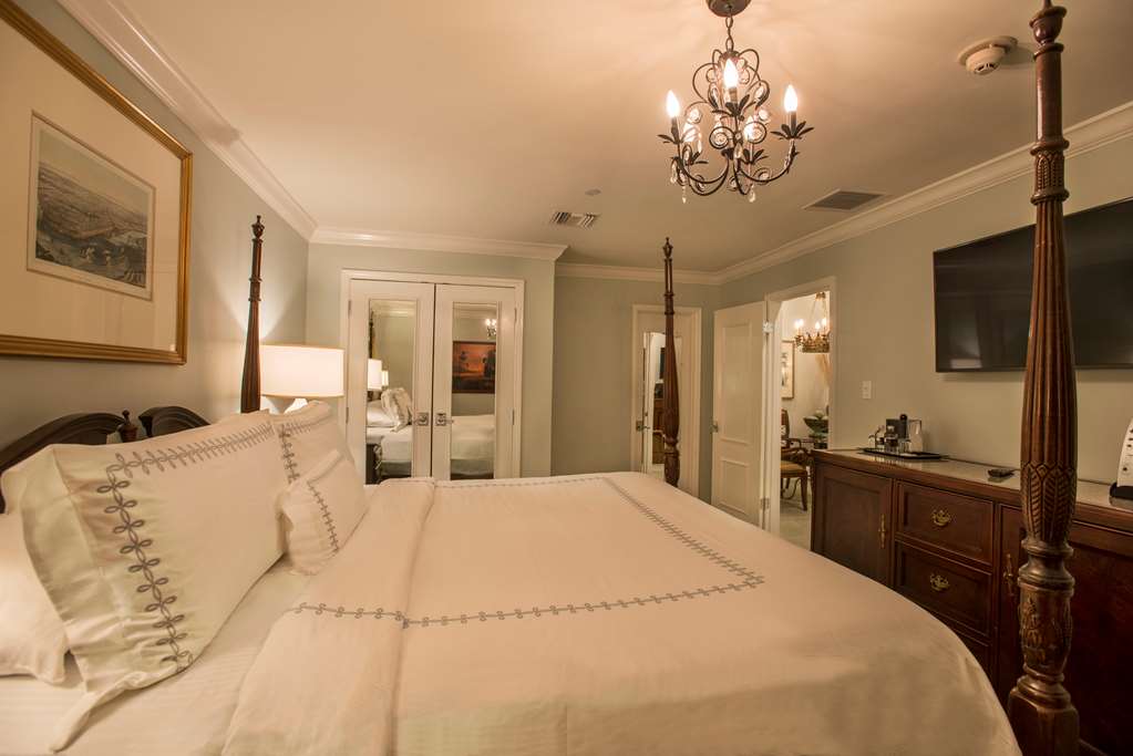Bienville House Hotel - photo 22