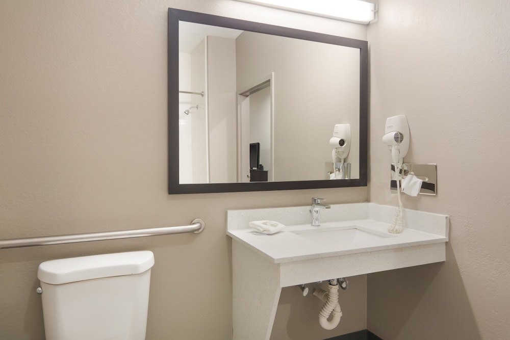 Red Roof Inn Terrell - photo 28