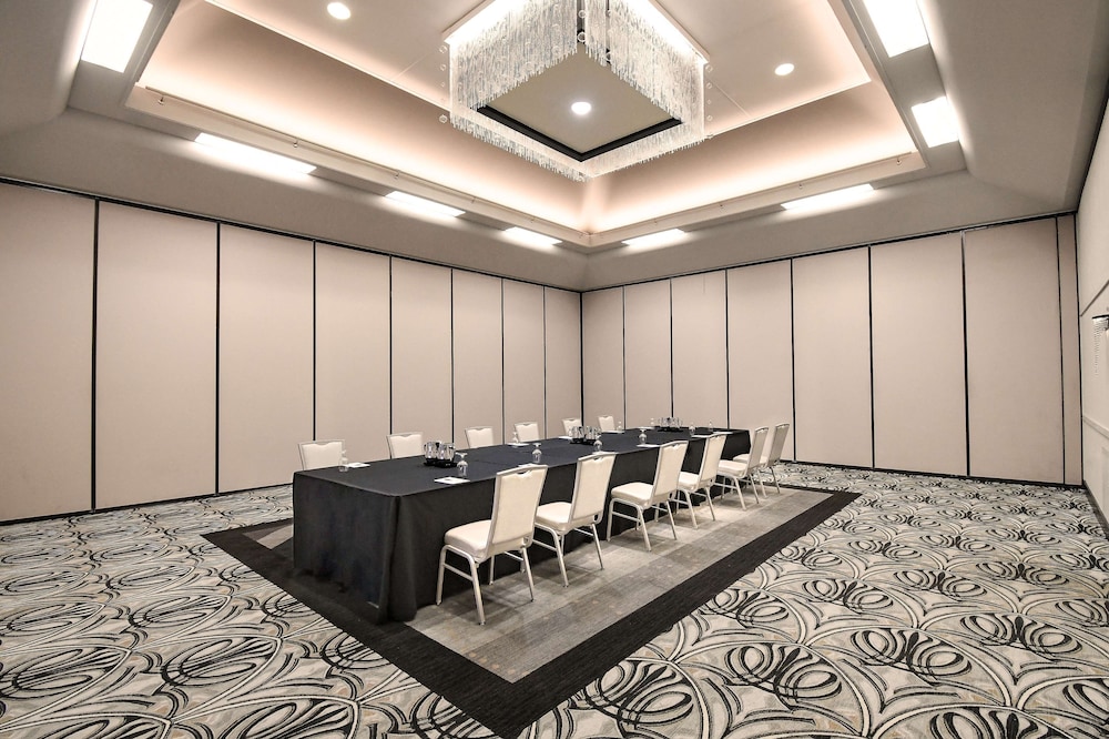 Hilton Garden Inn South Bend - photo 42
