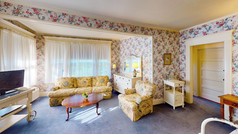 The Red Lion Inn - photo 31