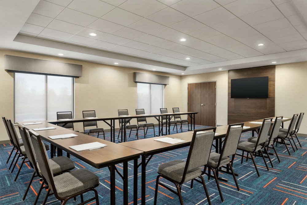 Hampton Inn & Suites Olean - photo 65