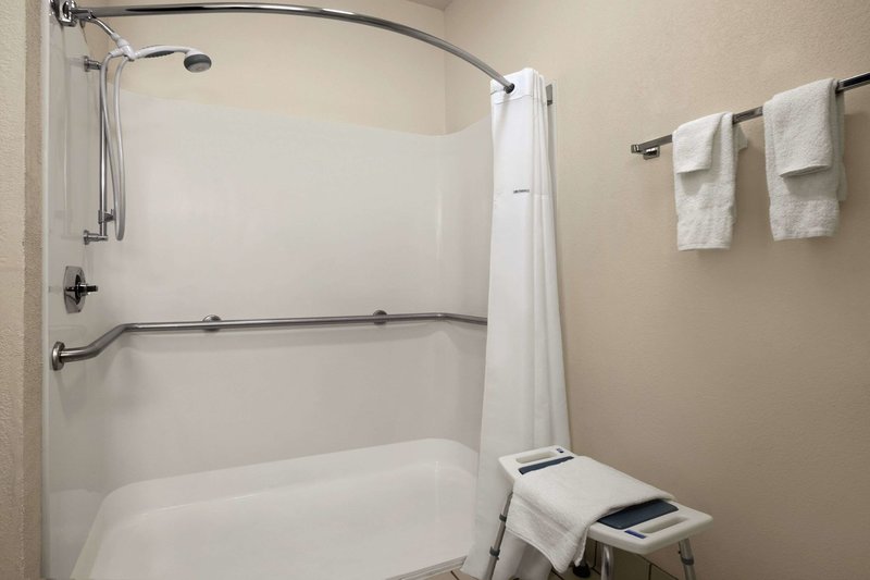 Days Inn & Suites by Wyndham Romeoville - photo 14