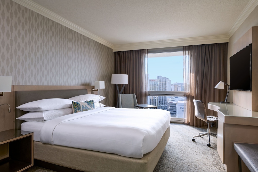 Los Angeles Airport Marriott - photo 18