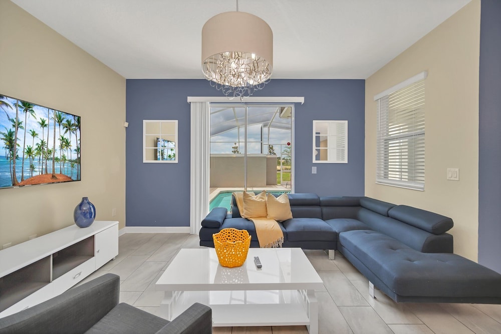 600 Pebble Beach Drive - last minute hotel in Davenport