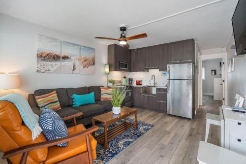 Ground Floor Tropic Breeze 1 in Saint Pete Beach, United States