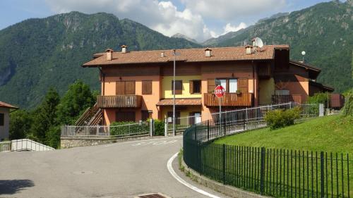 Chalet Belvedere — 4-Star Luxury Hotel in Costa Di Serina, Italy