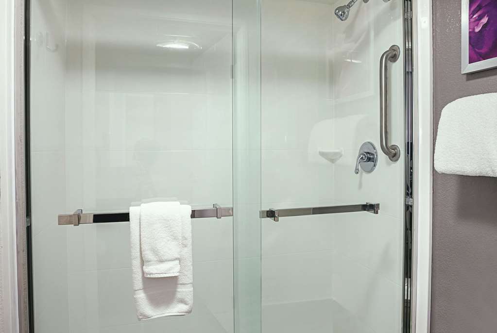 La Quinta Inn & Suites by Wyndham Rancho Cordova Sacramento - photo 15