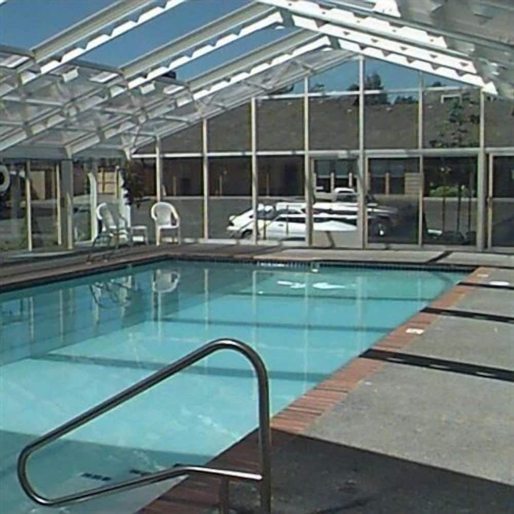 Brookings Inn Resort - carbon neutral hotel in Brookings