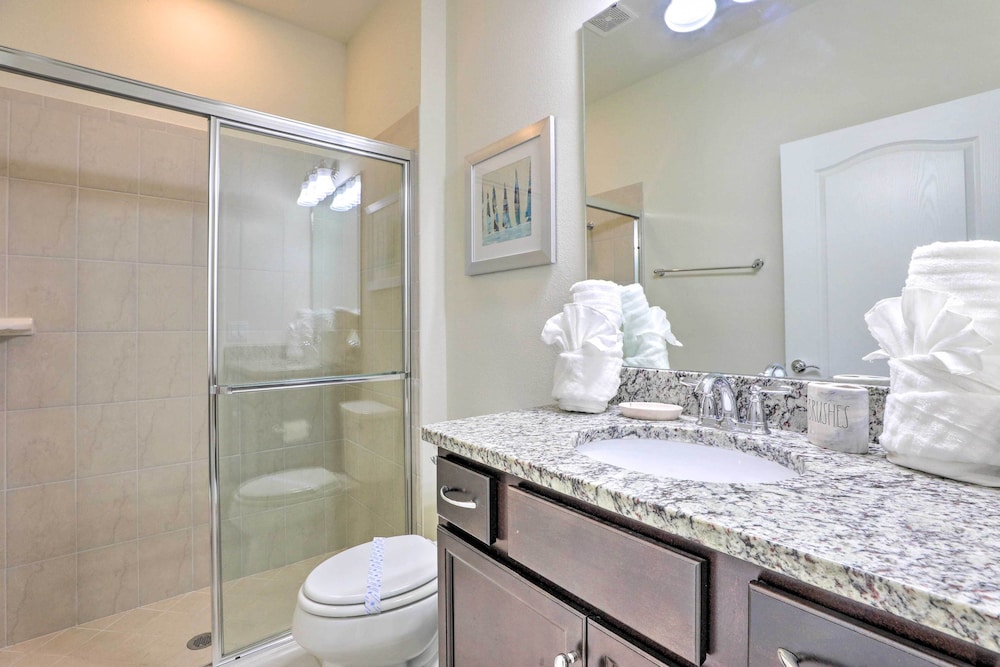New Upscale 8BR Kissimmee Retreat with Private Pool Spa & Resort Amenities 7 Mi to Disney - photo 5