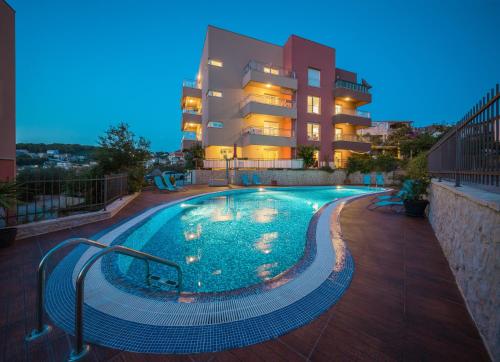 Luxury Apartment Black&White with Pool — 4-Star Luxury Hotel in Trogir, Croatia