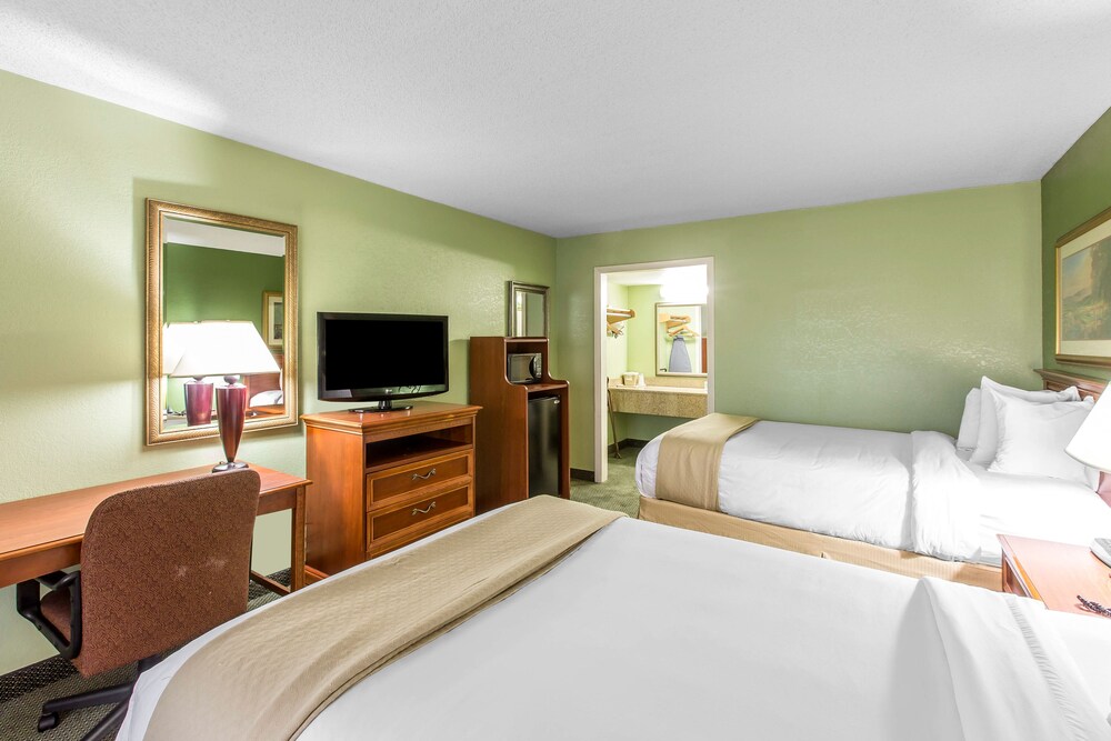 Quality Inn & Suites Waycross - photo 10