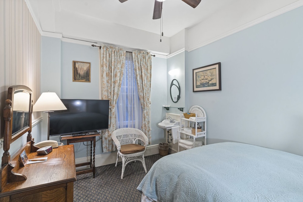 Golden Gate Hotel - photo 9