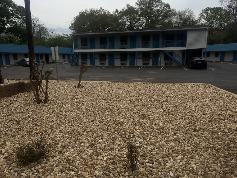 Green Garden Inn - photo 35
