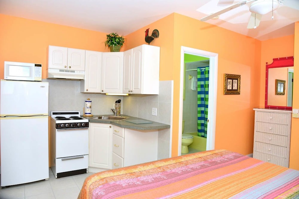 The Palmview and Sandpiper Inns - photo 37