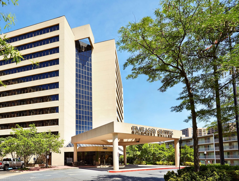 Embassy Suites by Hilton Crystal City National Airport - photo 50
