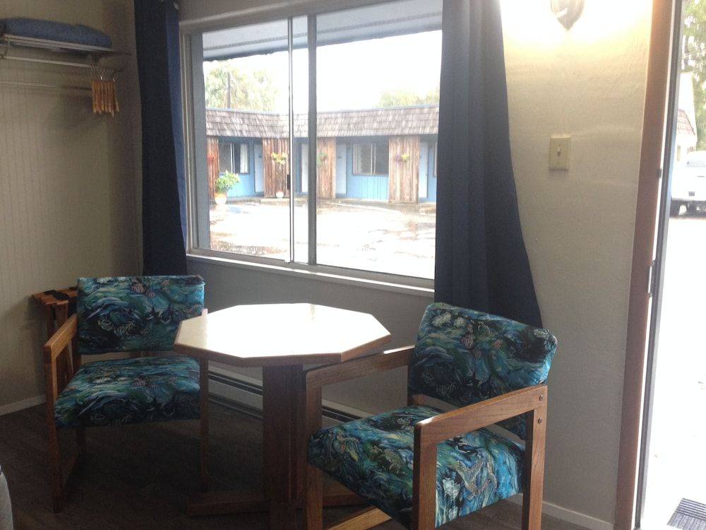Lamplighter Inn - photo 14