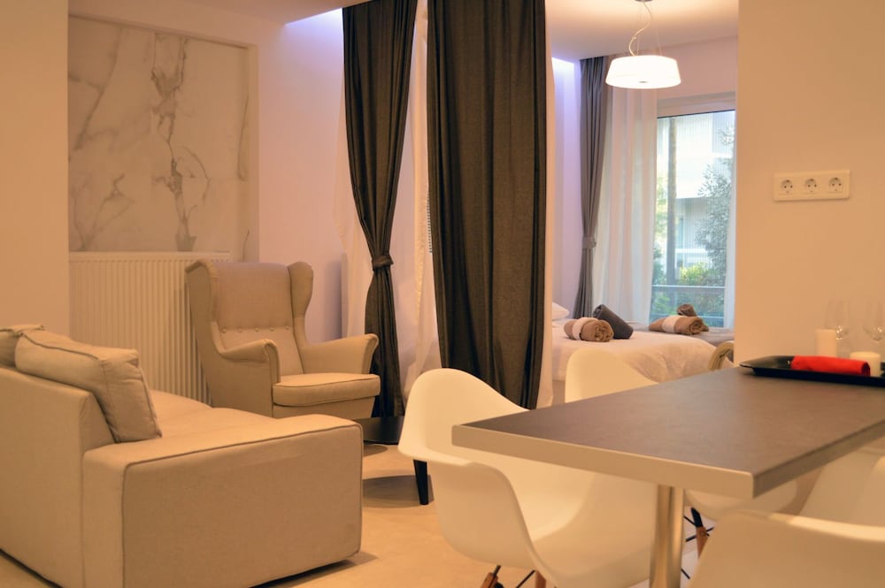 Stadium HiEnd Flat - carbon neutral hotel in Athens