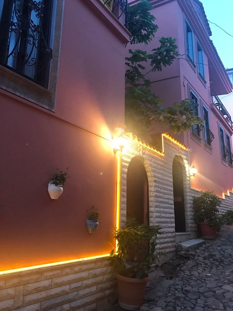 Cundahan Otel — hotel in Ayvalik