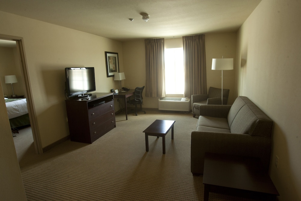 Cobblestone Inn & Suites Brillion - photo 26