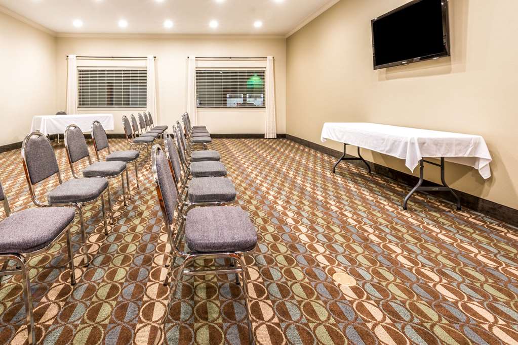 Ramada by Wyndham College Station - photo 12