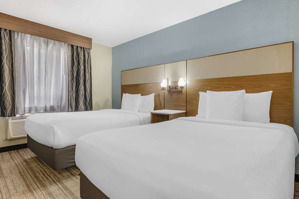 Best Western Carlsbad by the Sea - photo 4