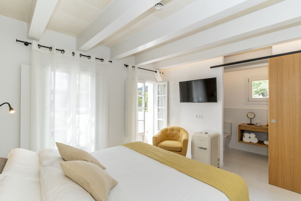 Hotel m 27 in Mercadal, Spain