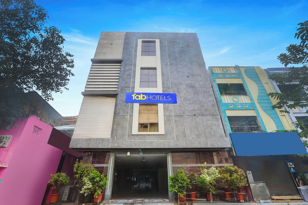 Fabhotel Vishnu Grand — Rajahmundry