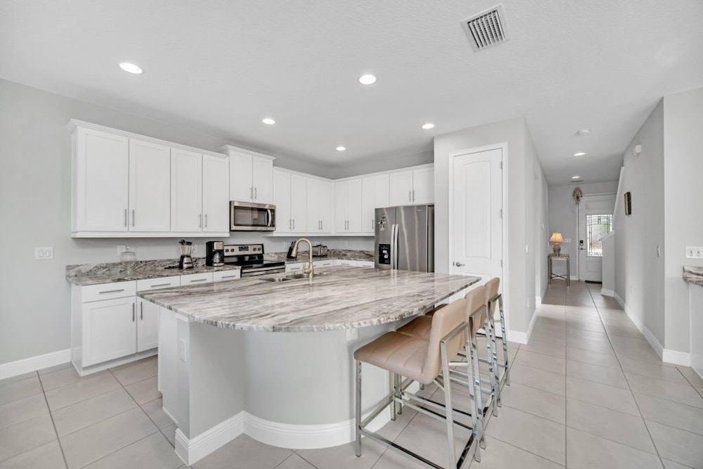 Brand New Encore Resort 5 Bed Resort Home 5 Bedroom Villa - photo 12