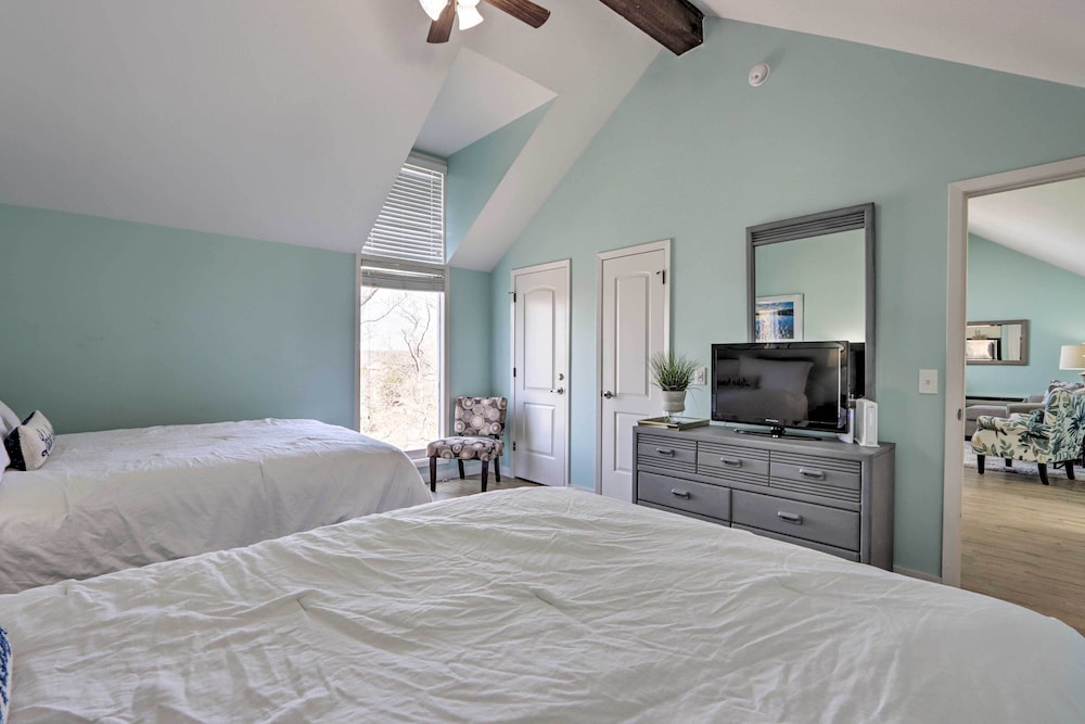 Peaceful Osage Beach Escape w Resort Perks - photo 8