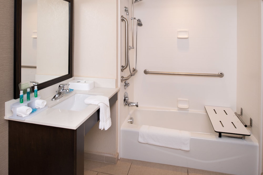 Holiday Inn Express Hotel & Suites Monroe - photo 32