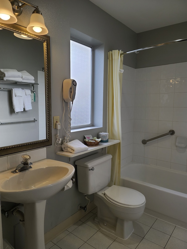 Tulip Inn - photo 39