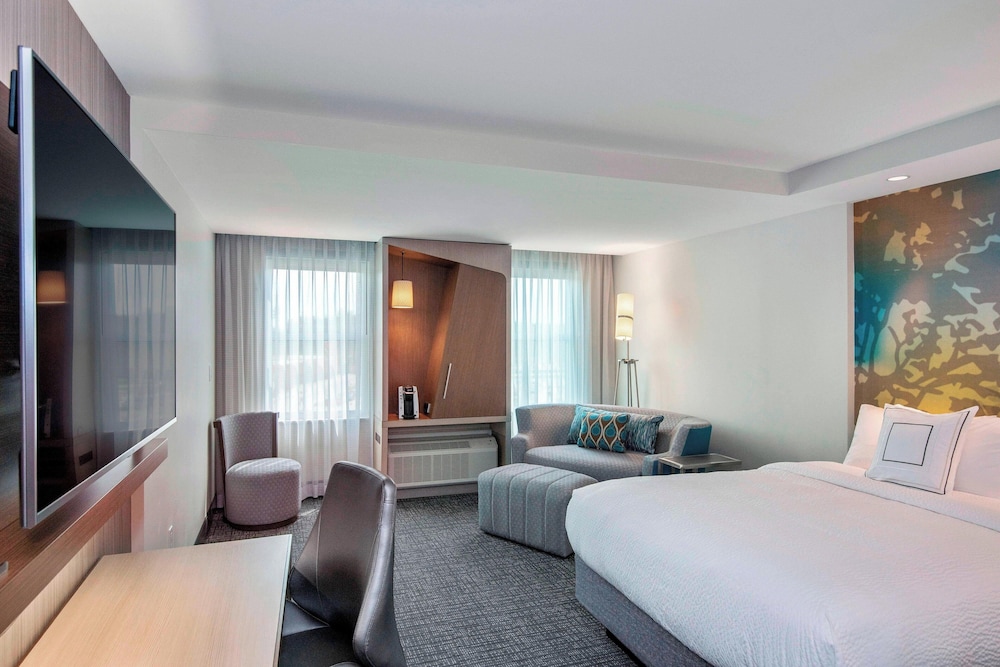 Courtyard by Marriott Raleigh Cary Parkside Town Commons - photo 18