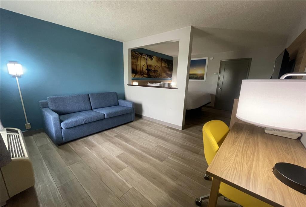 Days Inn & Suites by Wyndham York - photo 11