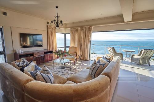 Hamewith Penthouse — 4-Star Luxury Hotel in Hermanus, South Africa