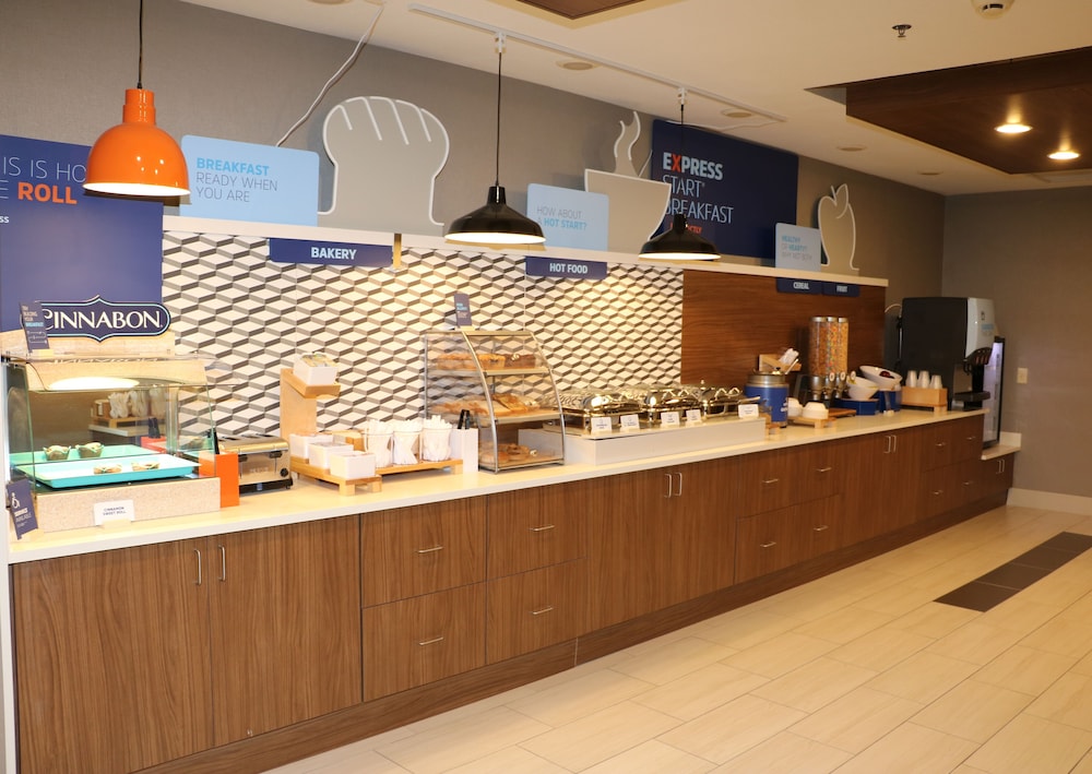 Holiday Inn Express & Suites Douglas by IHG - photo 39