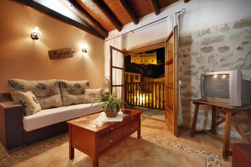 Apartamentos Santa Agueda — 4-Star Luxury Hotel in Valderrobres, Spain